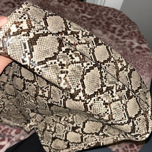 Unbillion Snake Print Tote Bag  - Black and Cream with matching zip up purse - Picture 6 of 7
